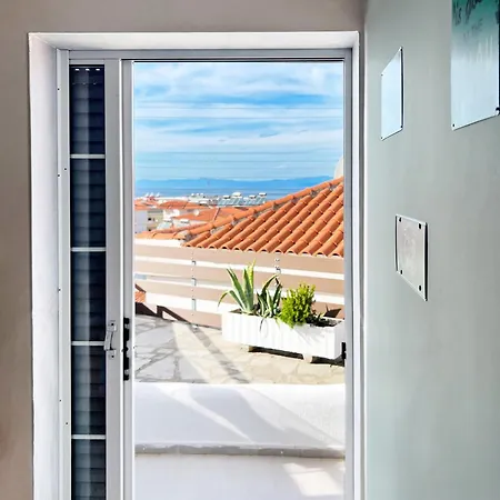 Rona Vista Cozy Veranda