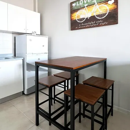 Rona Vista Cozy Veranda דירה פוליכרונו